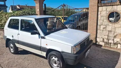 Usata Fiat Panda 4x4 Trekking 50 CV (36 kW) 1994 Bianco Utilitaria