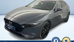 Grigio metallizzato Usata 2021 Mazda 3 Exclusive Tre volumi | 21.000 € (Buon prezzo)
