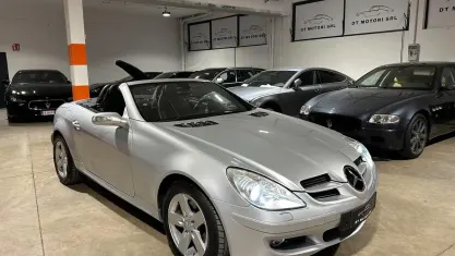 Usata Mercedes SLK280 231 CV (169 kW) 2007 Grigio Cabrio