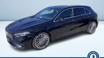 Nero metallizzato Nuova 2025 Mercedes A180 Advanced Plus Tre volumi | 38.600 € (Buon prezzo)