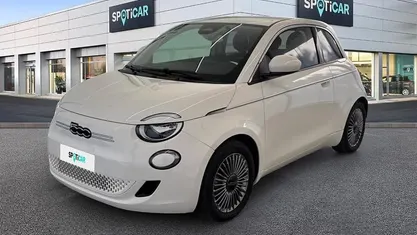 Usata Fiat 500e 86 kW (118 CV) 2023 Bianco Utilitaria