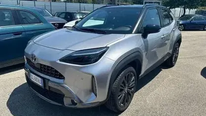 Usata Toyota Yaris Cross 116 CV (85 kW) 2023 Argento SUV
