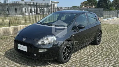 Usata Fiat Punto Lounge 69 CV (50 kW) 2016 Nero Utilitaria