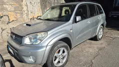 Argento Usata 2005 Toyota RAV4 Tre volumi | 2900 € (Ottimo prezzo)