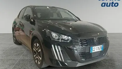 Usata Peugeot 208 Allure 102 CV (75 kW) 2025 Nero Utilitaria