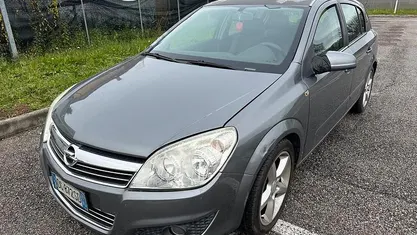 Usata Opel Astra 100 CV (73 kW) 2007 Berlina