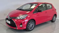 Rosso Usata 2016 Toyota Yaris Active Tre volumi | 9200 € (Buon prezzo)