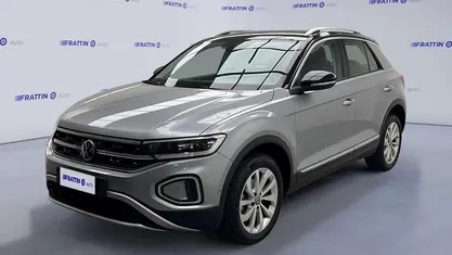 Usata VW T-Roc Style 150 CV (110 kW) 2023 Argento SUV