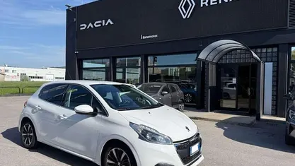 Usata Peugeot 208 Allure 102 CV (75 kW) 2019 Utilitaria