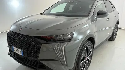 Grigio Usata 2024 DS Automobiles DS7 Crossback Performance SUV | 29.900 € (Buon prezzo)