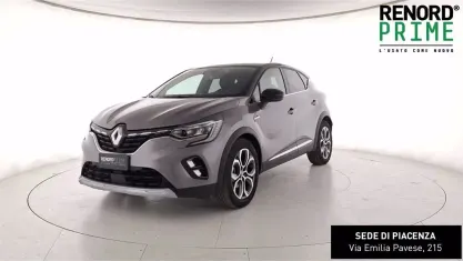 Usata Renault Captur Intens 143 CV (105 kW) 2022 Grigio cenere SUV