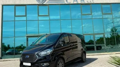 Usata Ford Tourneo Custom 131 CV (96 kW) 2021 Nero Furgone