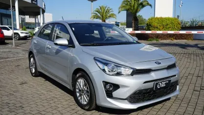 Usata Kia Rio Style 100 CV (73 kW) 2021 Grigio Utilitaria