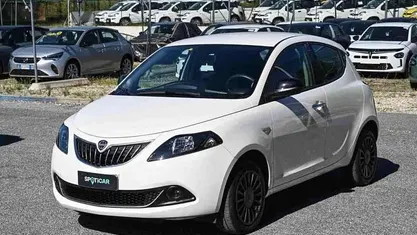 Usata 2022 Lancia Ypsilon Silver Due volumi | 10.900 € (Ottimo prezzo)