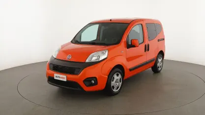 Second-hand Fiat Qubo Lounge 95 CP (69 kW) 2018 Portocaliu Monovolum