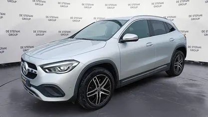 Usata Mercedes GLA200 150 CV (110 kW) 2023 Argento iridio SUV