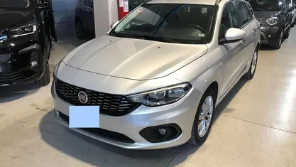 Grigio Usata 2017 Fiat Tipo Pop Station wagon | 10.490 € (Buon prezzo)