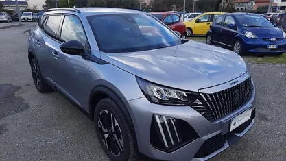 Usata Peugeot 2008 Allure 101 CV (74 kW) 2025 Grigio SUV