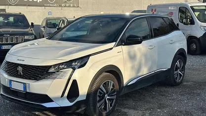 Usata 2023 Peugeot 3008 Allure SUV | 22.900 € (Buon prezzo)