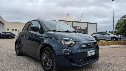 Verde Usata 2021 Fiat 500e Icon Tre volumi | 15.400 € (Buon prezzo)