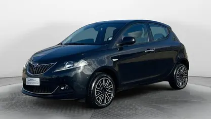 Grigio Usata 2023 Lancia Ypsilon Gold Due volumi | 12.900 € (Buon prezzo)
