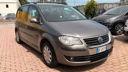 Usata VW Touran Conceptline 102 CV (75 kW) 2007 Grigio Monovolume