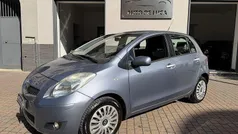 Blu/azzurro Usata 2011 Toyota Yaris Lounge Tre volumi | 3499 € (Super prezzo)