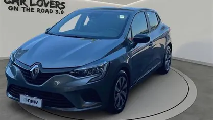 Usata Renault Clio V Equilibre 101 CV (74 kW) 2023 Grigio chiaro Utilitaria