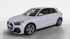 Bianco ghiaccio metallizzato Usata 2024 Audi A1 Ambiente Due volumi | 25.500 € (Ottimo prezzo)