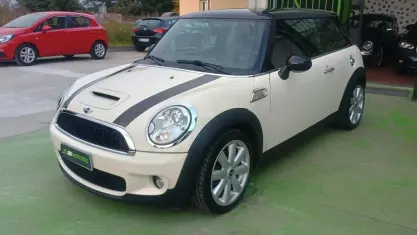 Usata Mini Cooper S 174 CV (127 kW) 2009 Beige Utilitaria