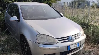 Usata VW Golf IV 105 CV (77 kW) 2006 Argento Berlina