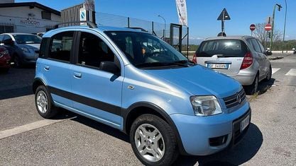 Usata Fiat Panda Climbing 60 CV (44 kW) 2009 Blu Utilitaria