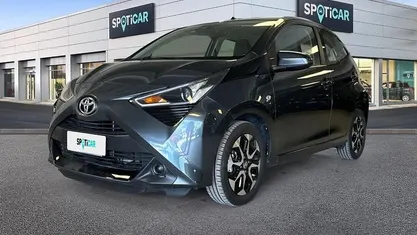 Usata Toyota Aygo Connect Style 72 CV (52 kW) 2021 Grigio Utilitaria