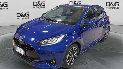 Blu Usata 2021 Toyota Yaris Hybrid Trend Tre volumi | 18.500 € (Buon prezzo)