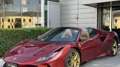 Usata Ferrari F8 721 CV (530 kW) 2022 Cabrio