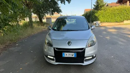 Usata Renault Scénic III XMOD 110 CV (80 kW) 2012 Argento Monovolume