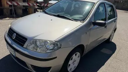 Usata Fiat Punto Active 60 CV (44 kW) 2005 Grigio Utilitaria