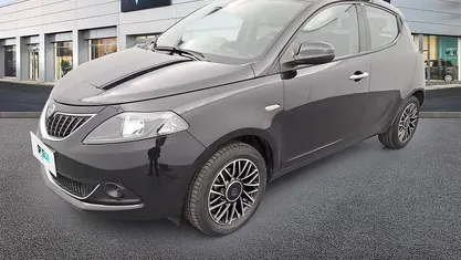 Usata Lancia Ypsilon 69 CV (50 kW) 2024 Nero Utilitaria