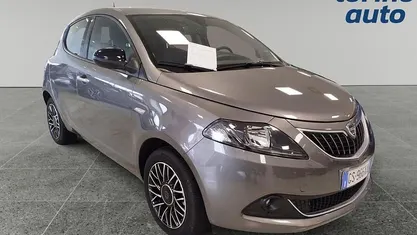 Usata 2024 Lancia Ypsilon S Due volumi | 14.490 € (Buon prezzo)