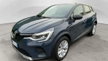 Begagnad Renault Captur Equilibre 101 HK (74 kW) 2022 Blå SUV
