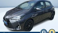Grigio metallizzato Usata 2020 Toyota Yaris Hybrid Active Tre volumi | 15.200 € (Buon prezzo)