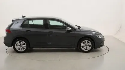 Usata VW Golf VIII Life 130 CV (95 kW) 2022 Berlina