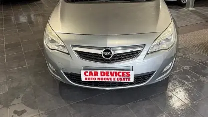 Usata Opel Astra 110 CV (80 kW) 2010 Grigio Berlina