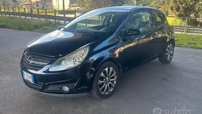 Usata Opel Corsa 75 CV (55 kW) 2011 Nero Utilitaria