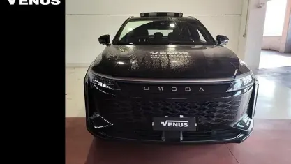 Usata Omoda 9 537 CV (394 kW) 2025 Nero SUV