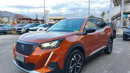 Usata 2022 Peugeot 2008 Allure SUV | 18.400 € (Buon prezzo)