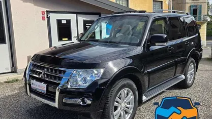 Usata 2015 Mitsubishi Pajero Instyle SUV | 34.990 € (Buon prezzo)