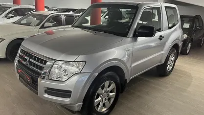 Usata Mitsubishi Pajero Instyle 200 CV (147 kW) 2016 Argento SUV