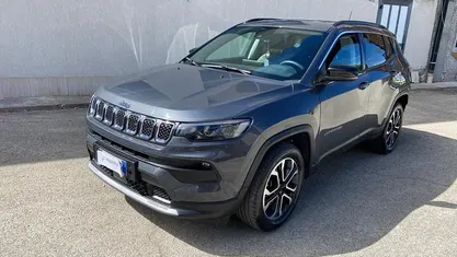 Usata Jeep Compass Limited 190 CV (139 kW) 2022 Grigio SUV