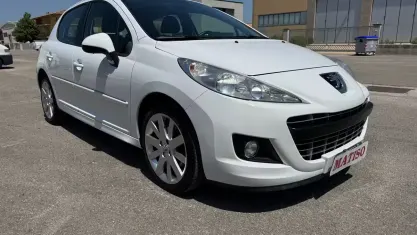 Usata Peugeot 207 156 CV (114 kW) 2011 Bianco Berlina